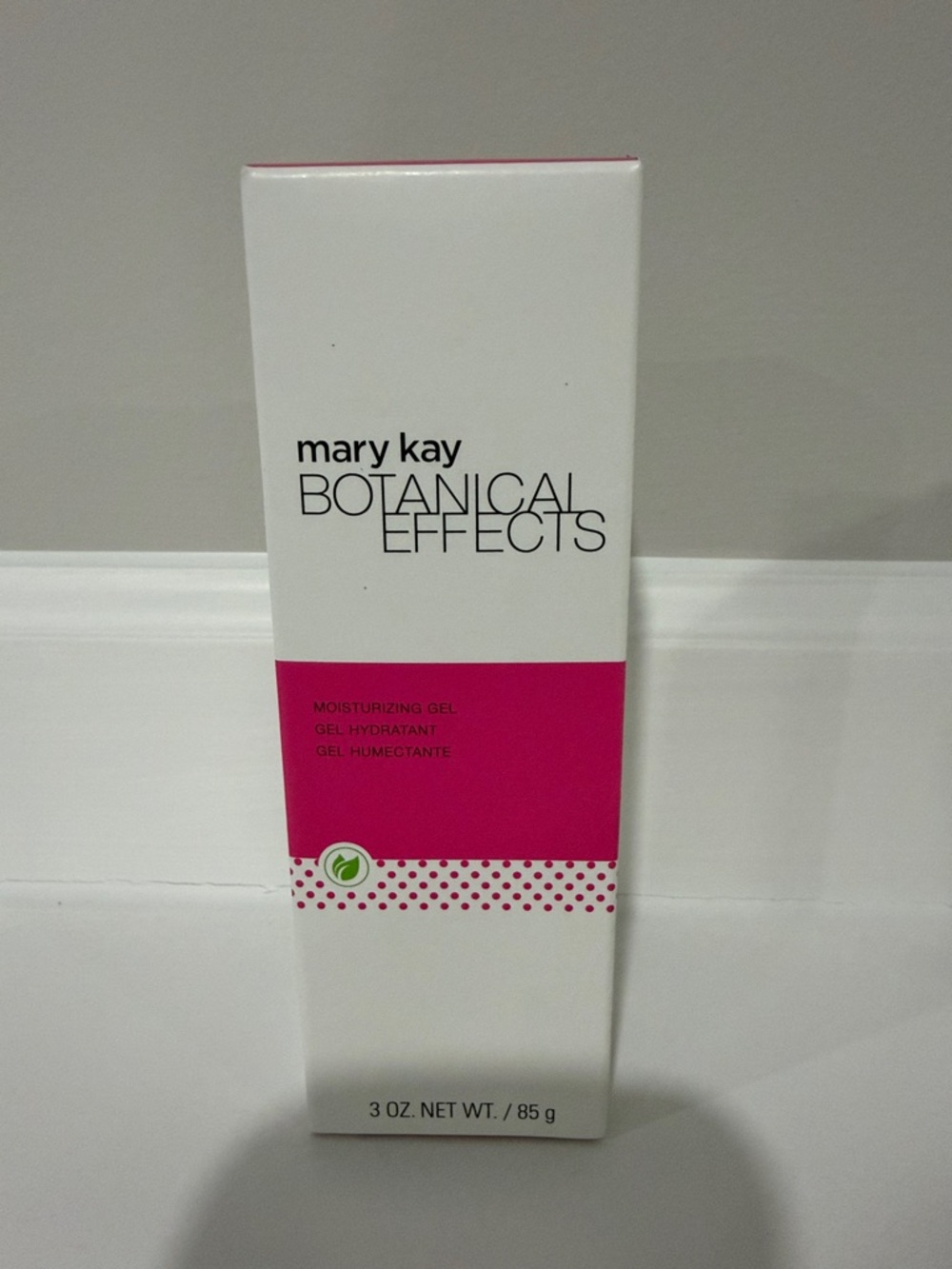 Mary Kay Botanical Effects Moisturizing Gel - White and Pink Packaging